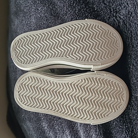 BNWT 5T high-top camo shoes - Picture 4 of 5